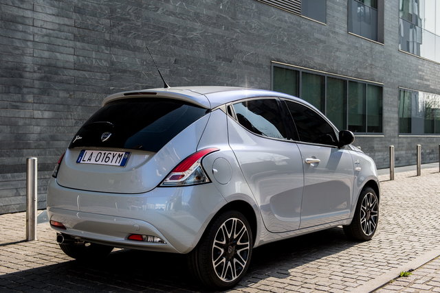 lancia ypsilon mia 06