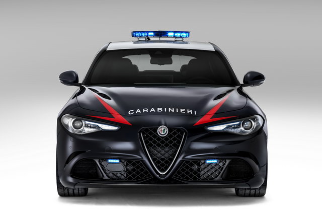 alfa romeo giulia carabinieri 16