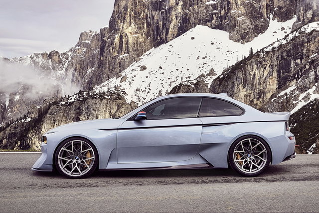 bmw 2002 hommage 02