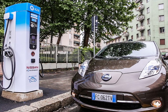 nissan leaf 2