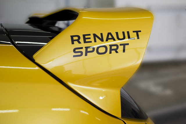 renault clio rs 16 04