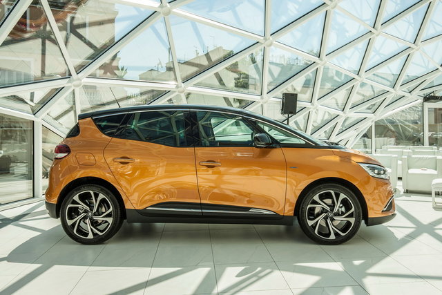 renault scenic 2016 03 0