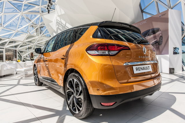 renault scenic 2016 04 0