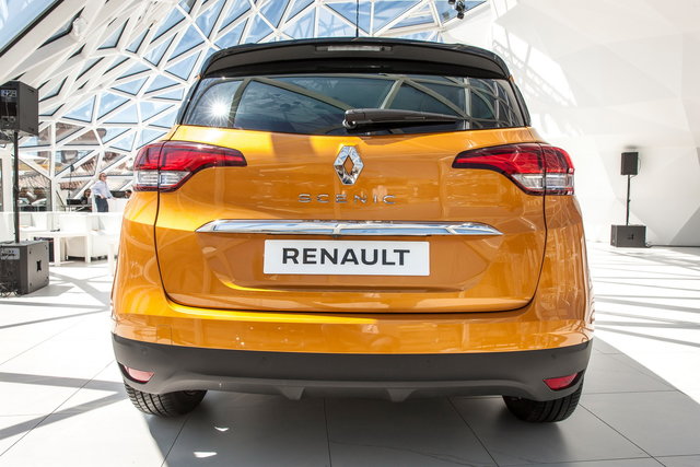 renault scenic 2016 08 0