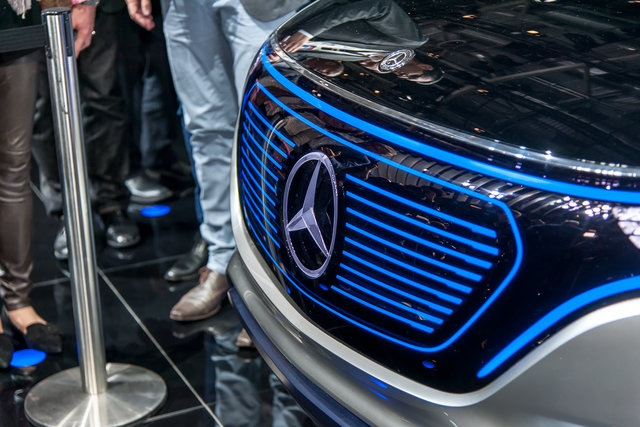 parigi 2016 mercedes eq 5