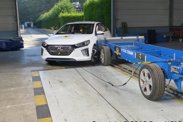 crash test q2 ioniq edge ignis tivoli 01