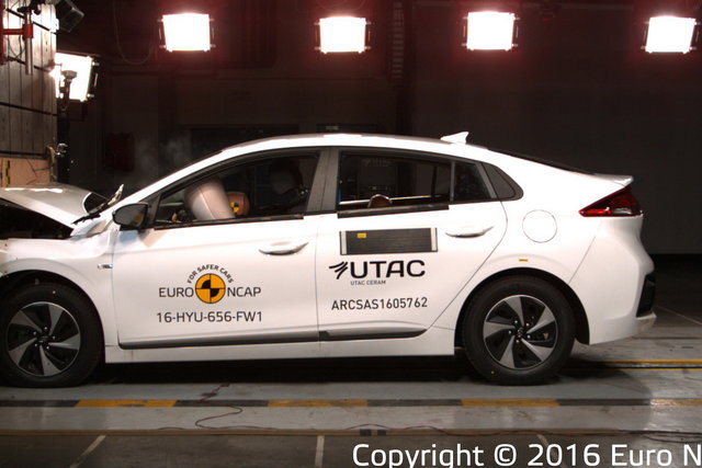 crash test q2 ioniq edge ignis tivoli 02