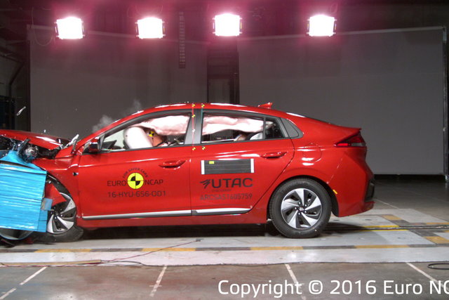 crash test q2 ioniq edge ignis tivoli 03