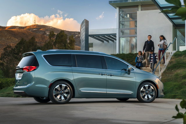 chrysler pacifica hybrid 07