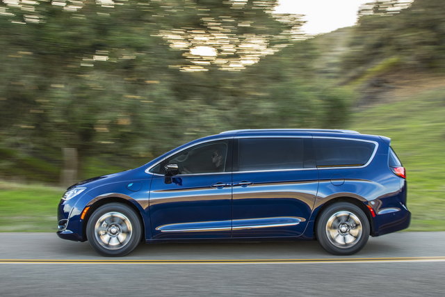 chrysler pacifica hybrid 21