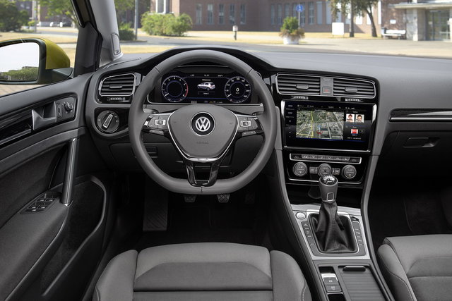 volkswagen golf 2017 01 0