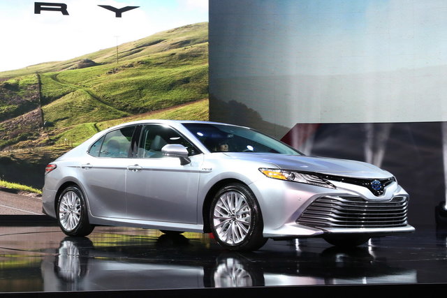 toyota camry 2017 02