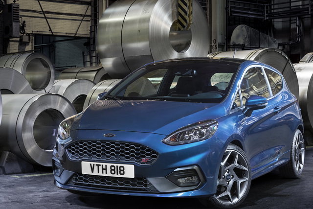 ford fiesta st 2017 02