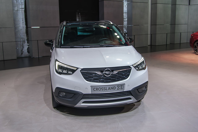 opel crossland x 4