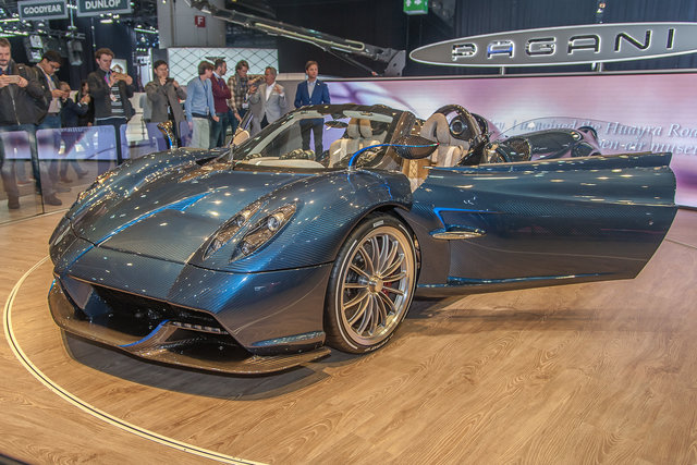 pagani huayra roadster 3