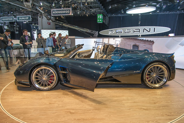 pagani huayra roadster 5