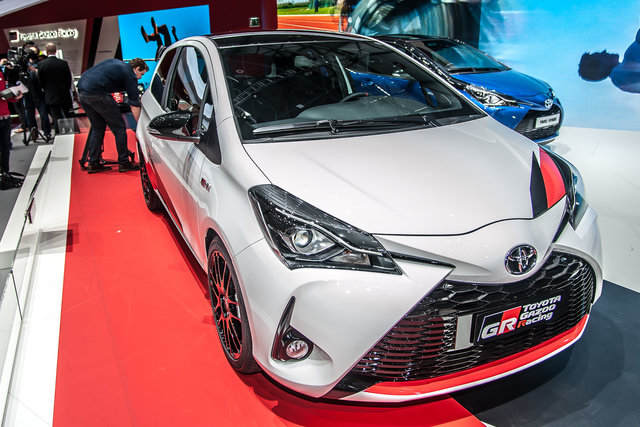 toyota yaris gran racing 4