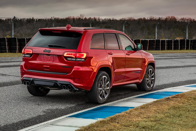 jeep grand cherokee trackhawk 14