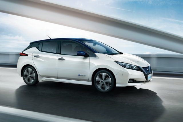 nissan leaf 2017 09 nuove 01