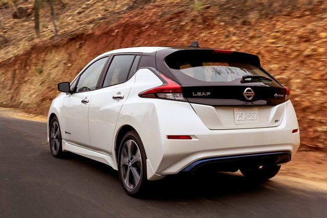 nissan leaf 2017 09 nuove 10