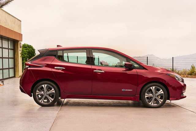 nissan leaf 2017 09 nuove 12
