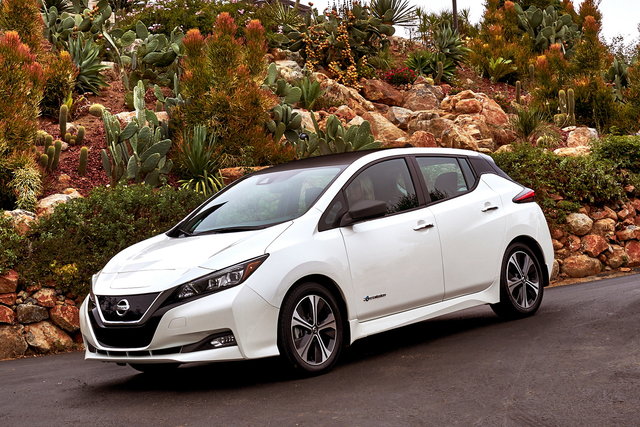 nissan leaf 2017 09 nuove 14