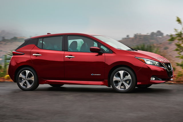 nissan leaf 2017 09 nuove 16