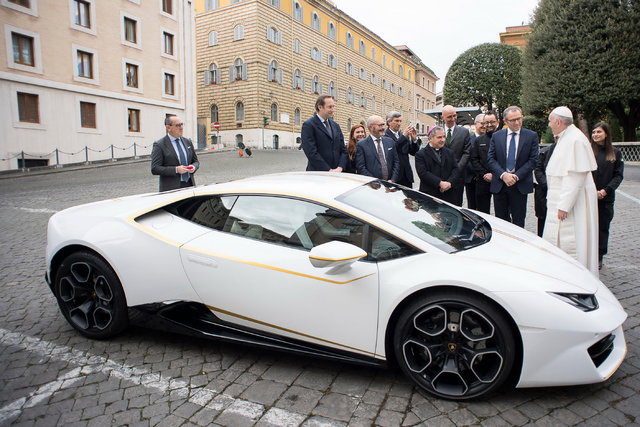 lamborghini huracan papa bergoglio 5