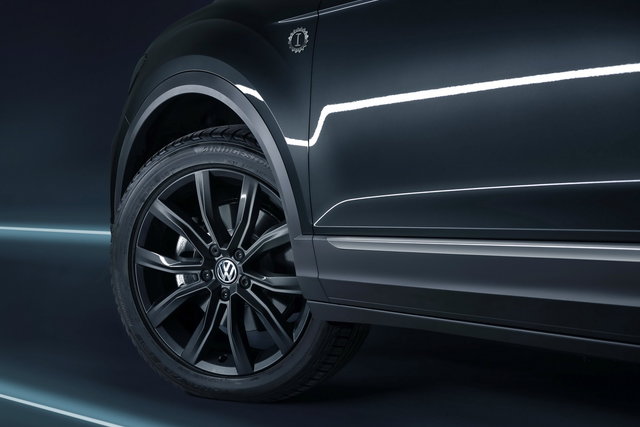 volkswagen t roc black grey garage italia customs 06