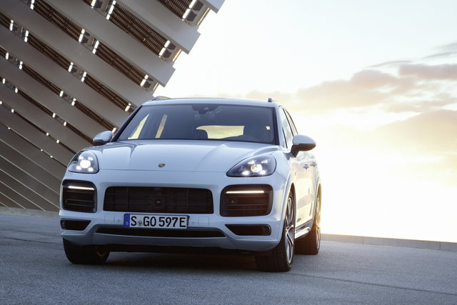porsche cayenne hybrid 2018 03