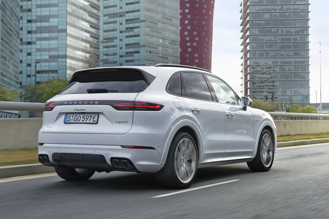 porsche cayenne hybrid 2018 07