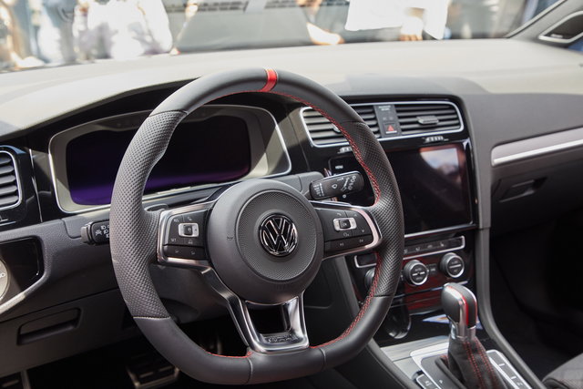 volkswagen golf tcr concept 2018 05 04