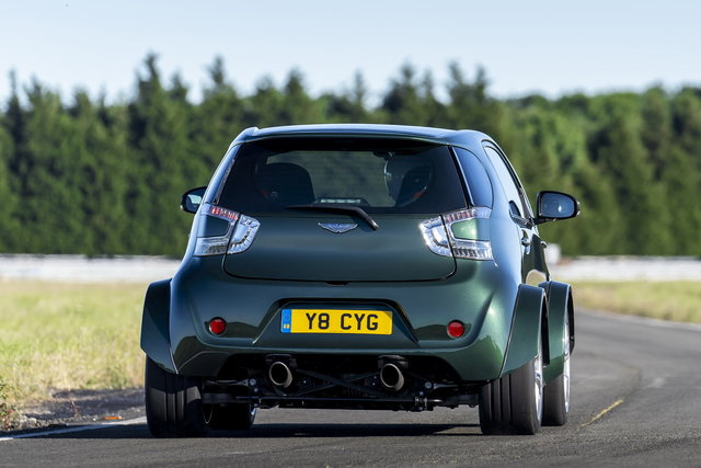 aston martincygnet v8 2018 01