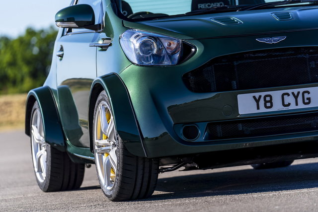 aston martincygnet v8 2018 09