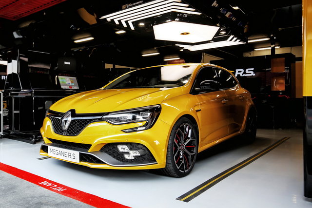 renault megane rs trophy 2018 07 15