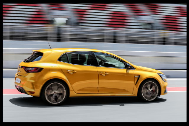 renault megane rs trophy 2018 07 18