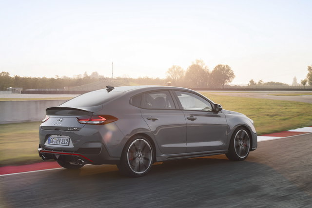 hyundai i30 fastback n 2018 09 27