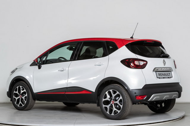 renault captur garage italia tokyo 01