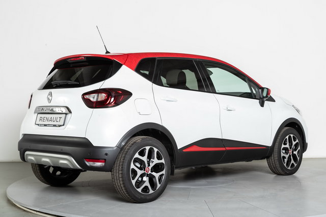 renault captur garage italia tokyo 02