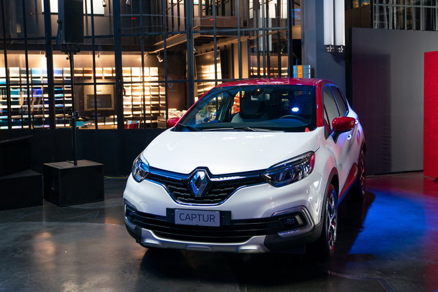 renault captur garage italia tokyo 16