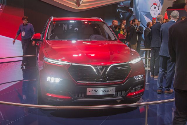 vinfast lux sa parigi 2018 3