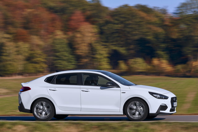 hyundai i30 fastback n line 2018 11 03