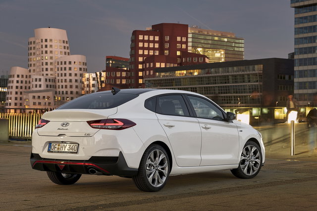 hyundai i30 fastback n line 2018 11 10