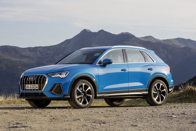 audi q3 lexus ux 03
