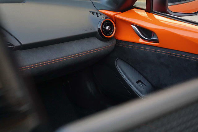 mazda mx 5 30 anniversario 01