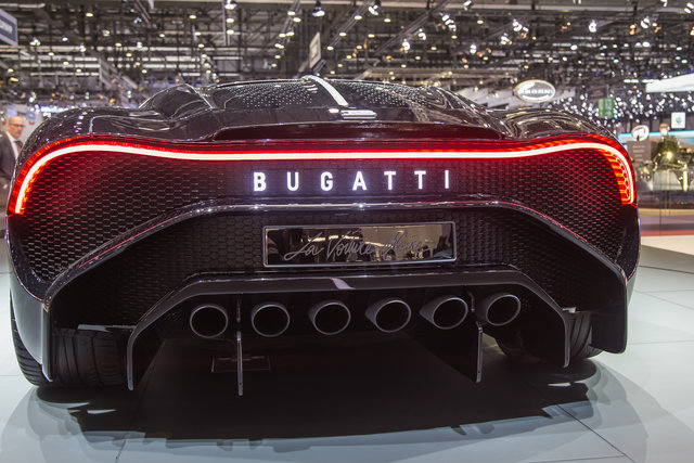 bugatti noir ginevra 2019 7