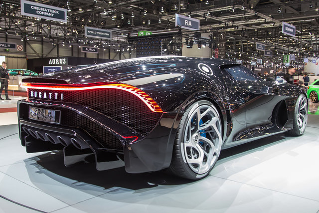 bugatti noir ginevra 2019 8