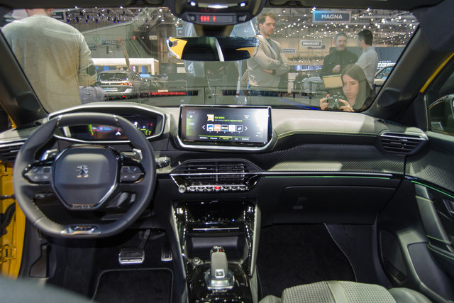 peugeot 208 ginevra 2019 5