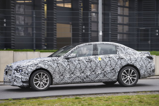 mercedes classe c 2021 spy