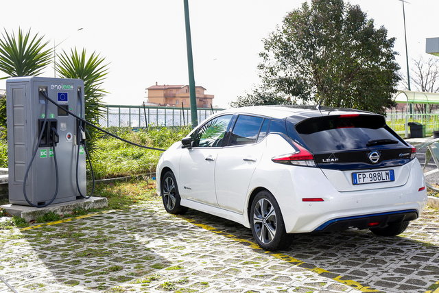 nissan leaf eva